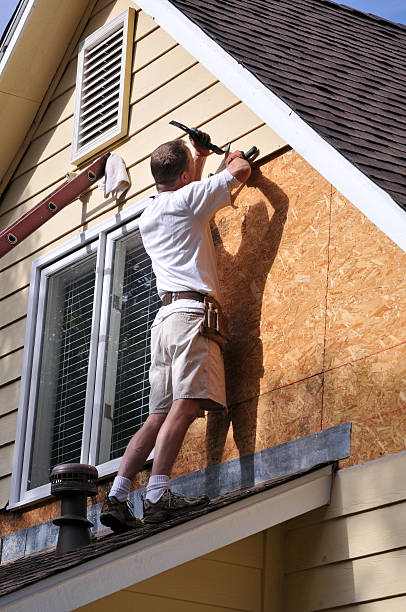 Best Garage Cleanout  in Hobe Sound, FL